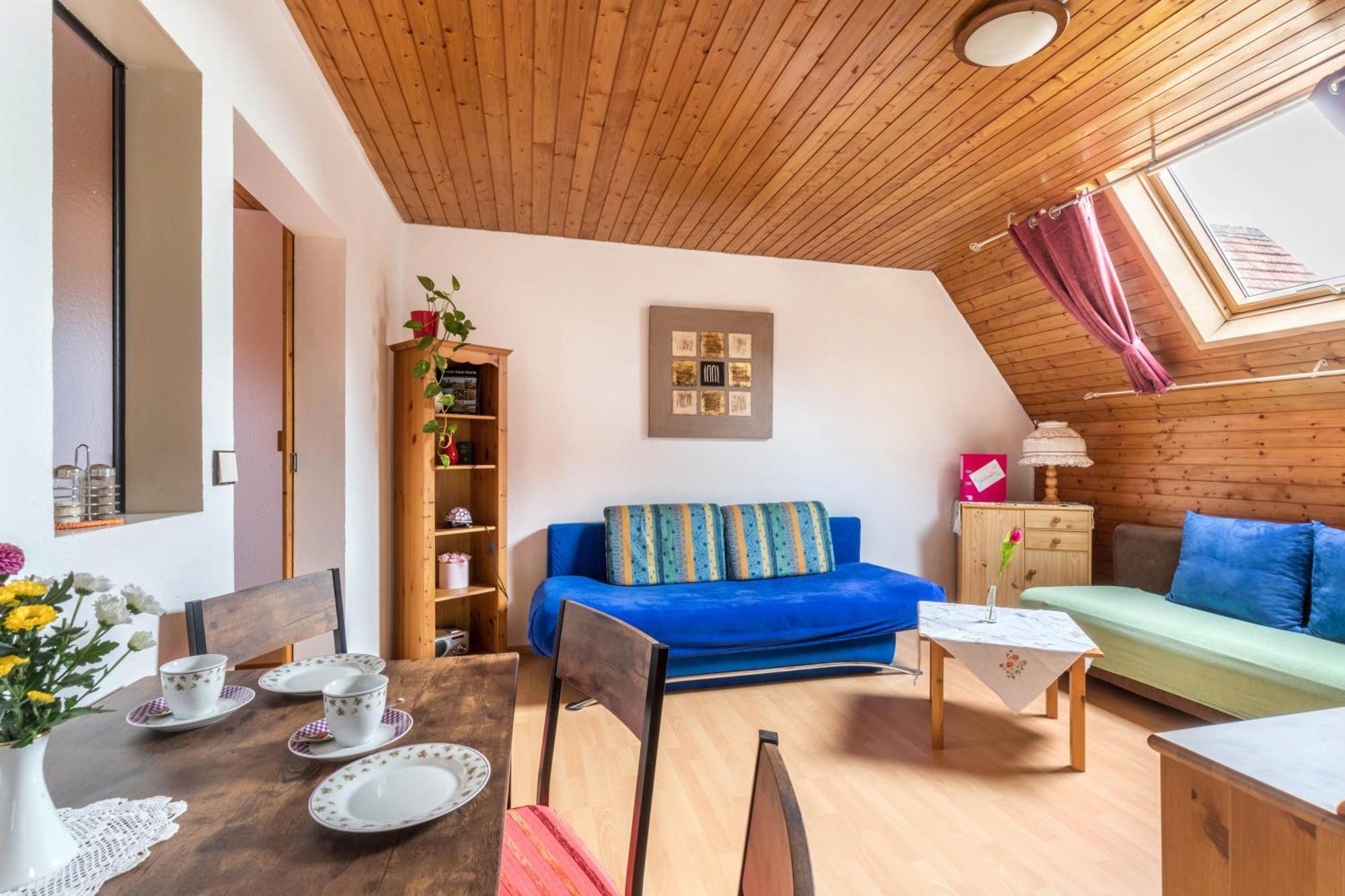 Apartmenthaus Ferienwohnungen Sila Weinstadt Exterior photo