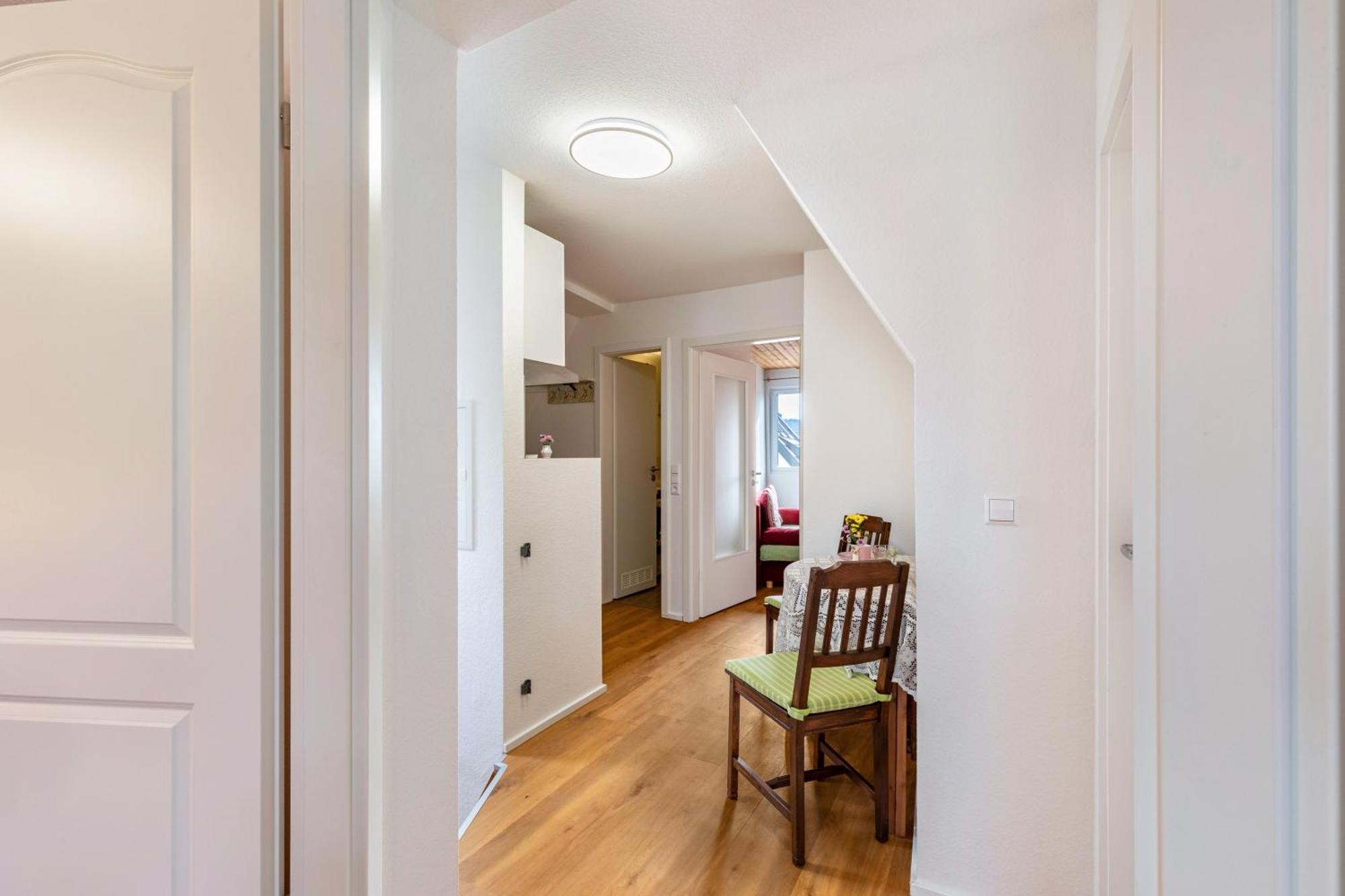 Apartmenthaus Ferienwohnungen Sila Weinstadt Exterior photo