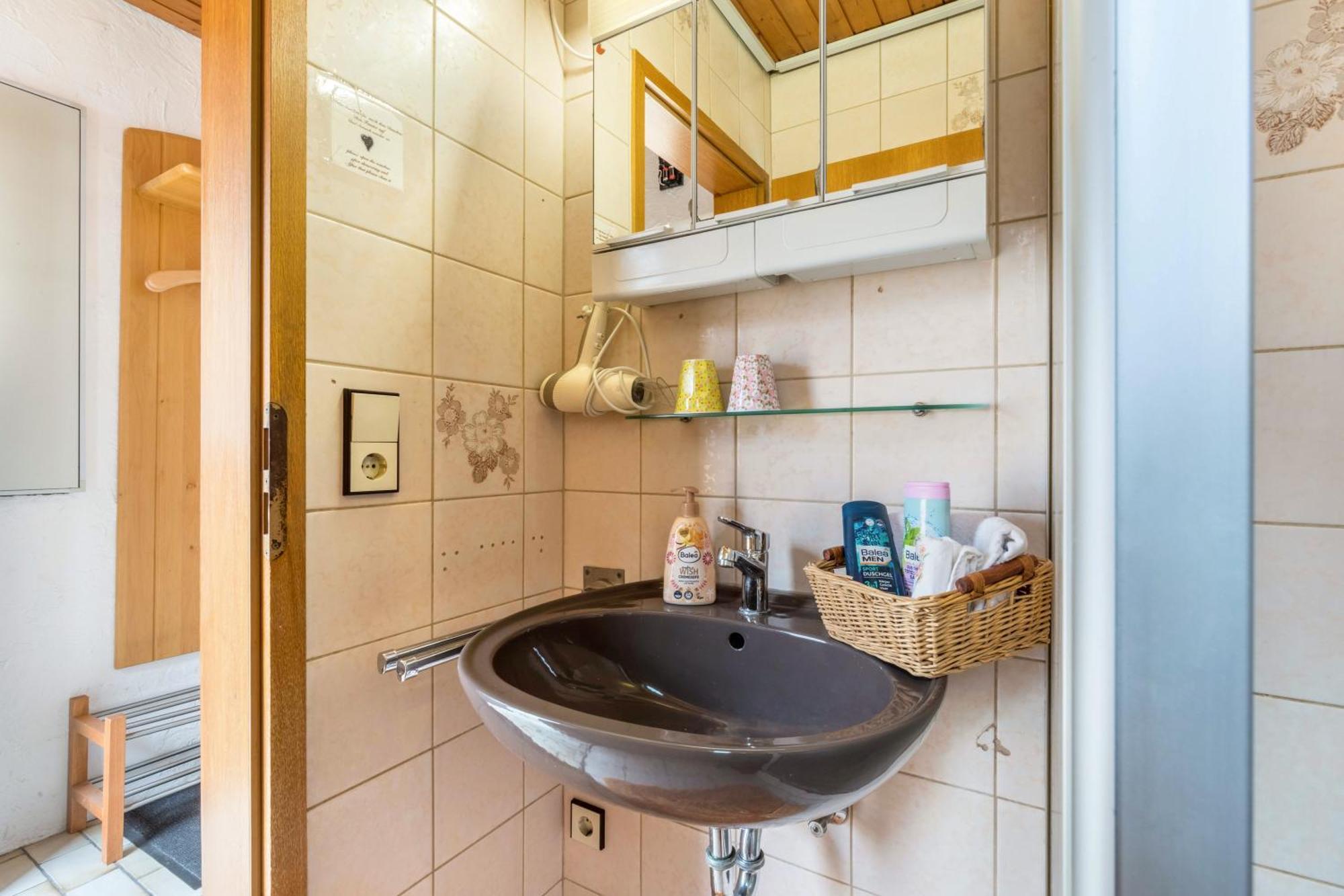 Apartmenthaus Ferienwohnungen Sila Weinstadt Exterior photo